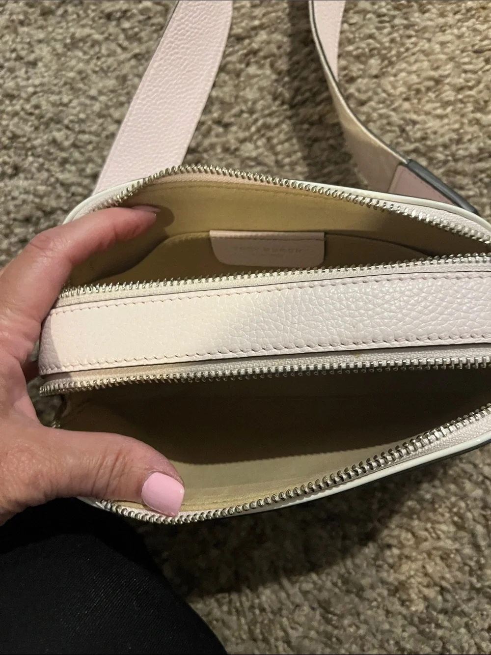 Tory Burch compact pebbled